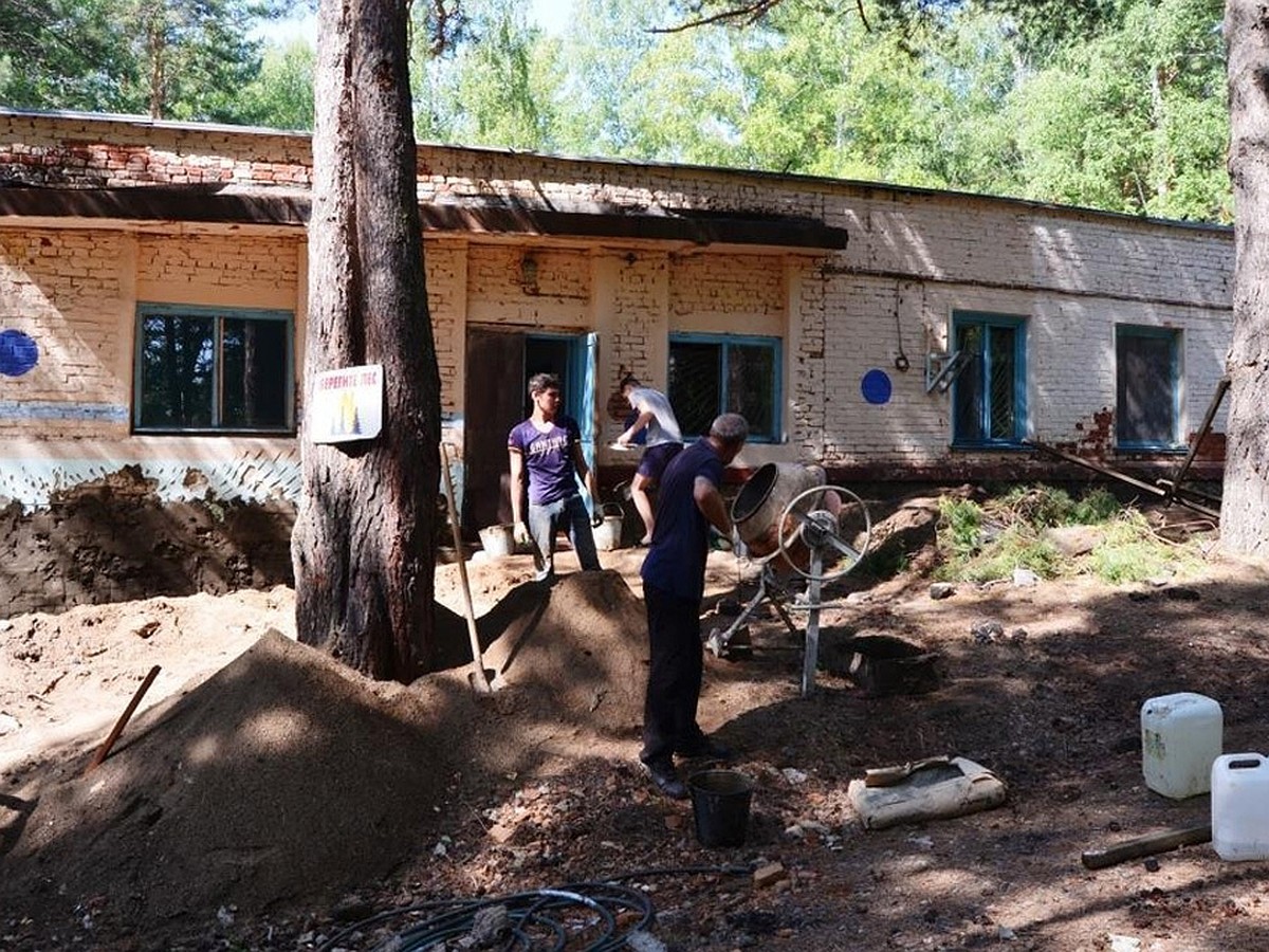 Под Бийском ремонтируют лагерь, где погиб Данила Ченцов - KP.RU