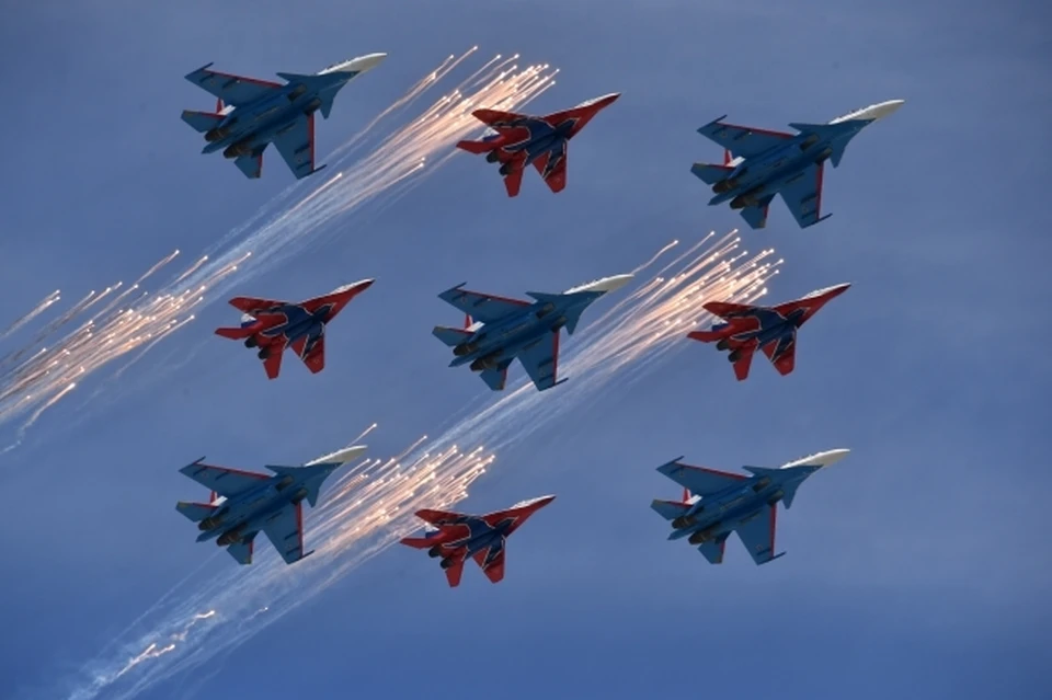 Летчики продемонстрируют возможности передовой авиационной техники Воздушно-космических сил РФ