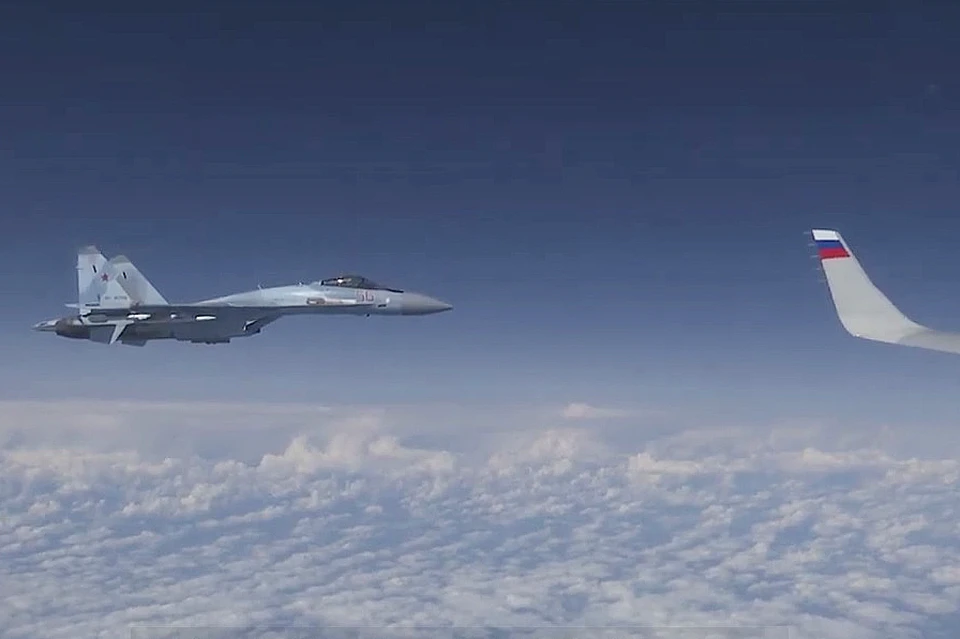 К борту пытался приблизиться самолет НАТО F-18