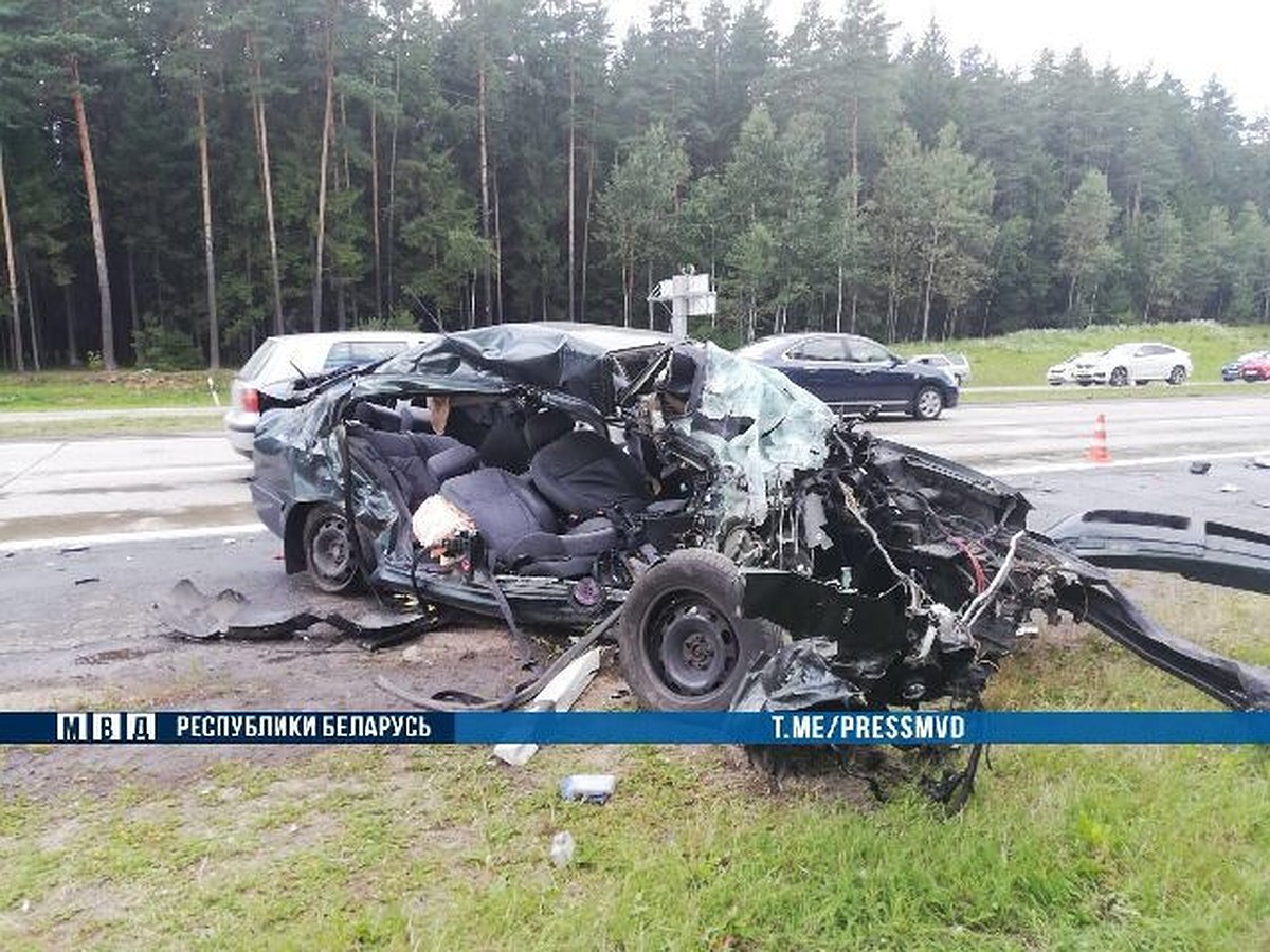 Подробности аварии под Боровлянами: «Мама и бабушка Юли, которая ехала за  рулем, погибли» - KP.RU