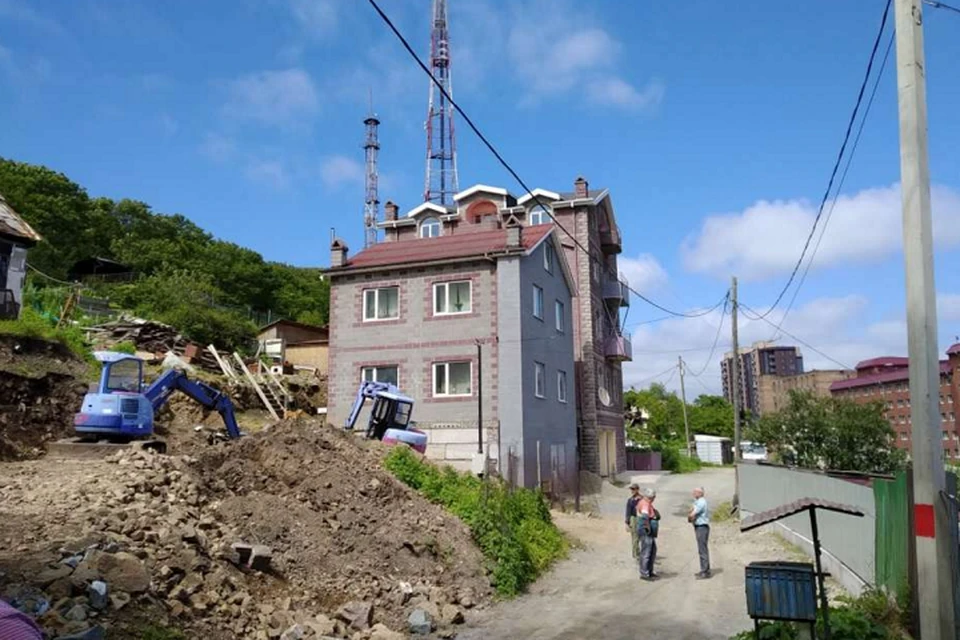 Три гостиницы на Орлиной сопке могут пойти под снос.