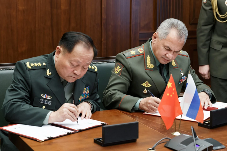 Сергей Шойгу и Чжан Юся решили подписать пакет документов, определяющих направления совместной работы в военной и военно-технической сферах.
