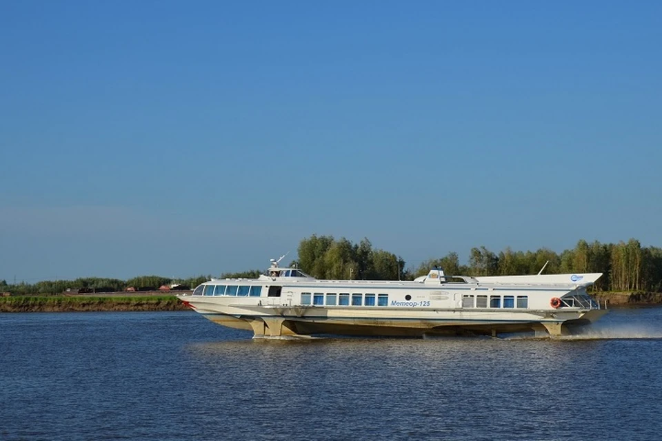В Югре пассажирское судно «Метеор» село на мель: есть пострадавшие. Фото: Северречфлот