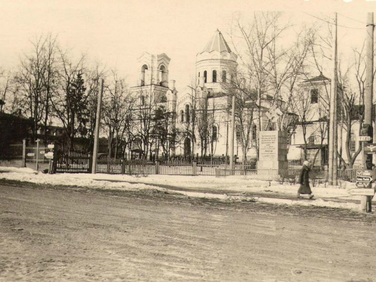 Потомок немецкого солдата приехал в Лугу, чтобы отдать в музей фотографии,  которые его дед сделал в 1943 году - KP.RU