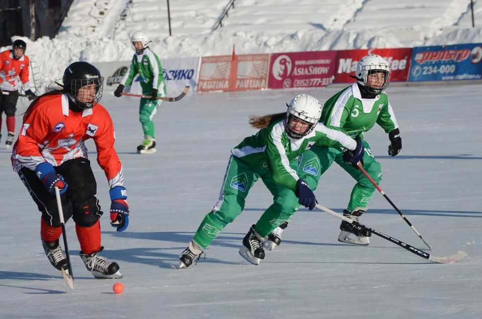 Женский хоккей с мячом в Иркутске: растим будущих звезд «Рекорда»