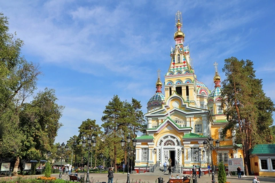Свято-Вознесенский кафедральный собор - это самый высокий деревянный православный храм в мире высотой 54 метра.