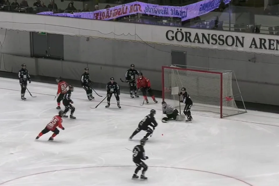 Ура, мы ломим: хабаровский «СКА-Нефтяник» в Швеции выиграл первую схватку за Кубок мира по хоккею с мячом
