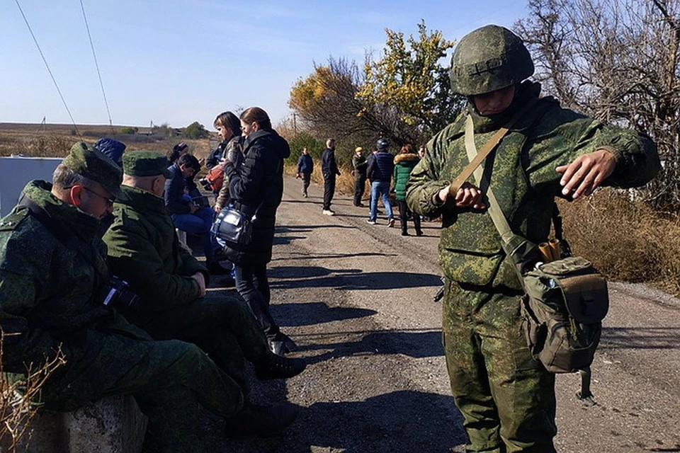 9 октября представители ДНР в СЦКК и журналисты после нескольких часов томительного ожидания так и не увидели белую ракету со стороны Украины