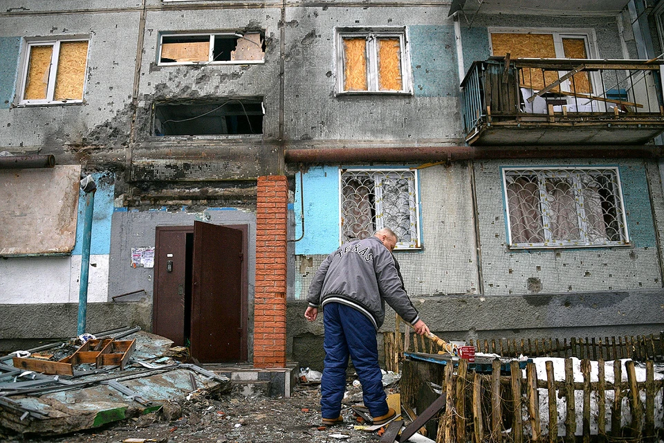 Последствия обстрела Киевского района Донецка, февраль 2017 года.