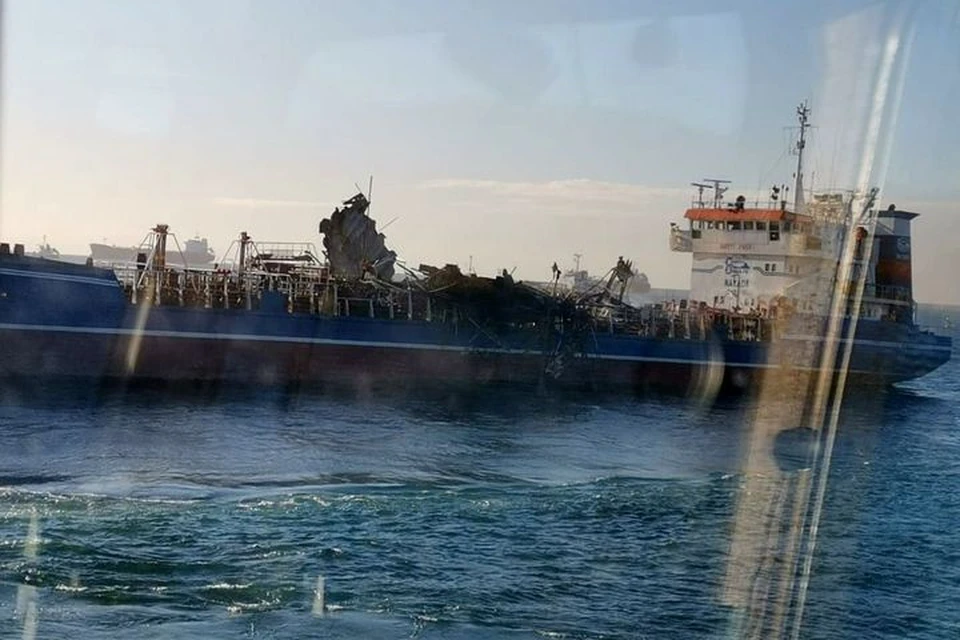 Взрыв прогремел на танкере «Залив Америка». Фото: социальные сети