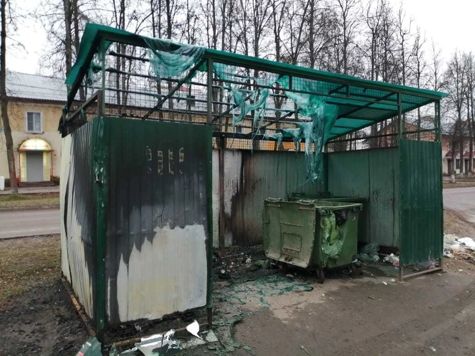 Сгоревшие контейнеры