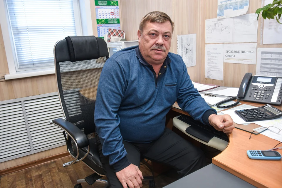 Анатолий Козик анализирует информацию, которая поступает ему от всех диспетчеров.