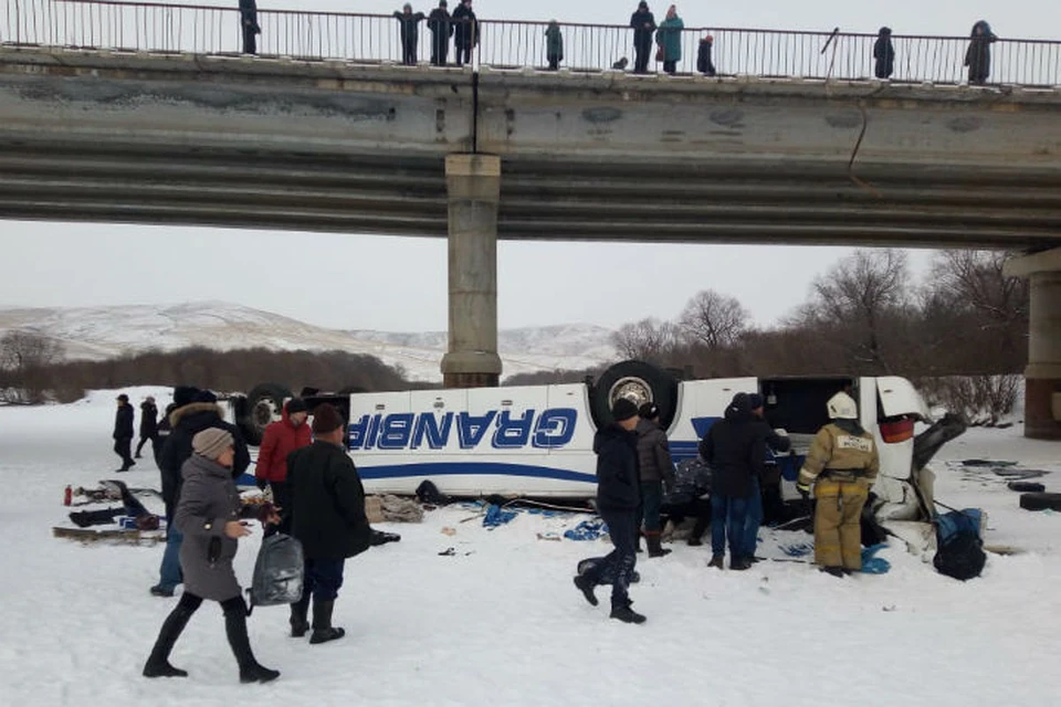 Предприниматель, который организовал рейс автобуса, упавшего с моста в Забайкалье, отправлен под домашний арест. Фото: СУ СК России по Забайкалью