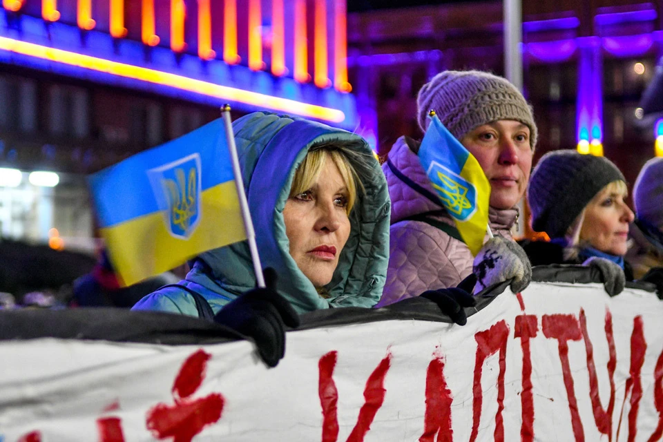 Несмотря на выходные, на Украине вовсю кипит политическая жизнь.