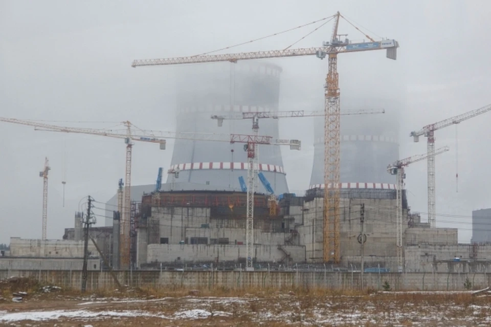 В градирню Ленинградской АЭС зальют 35 тысяч кубометров воды. Фото из архива КП