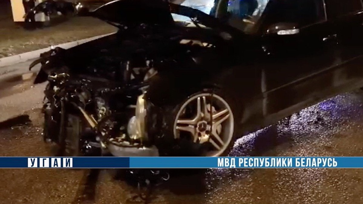 Жена врезалась во внедорожник мужа: супруги на двух машинах устроили  серьезное ДТП в Гомеле - KP.RU