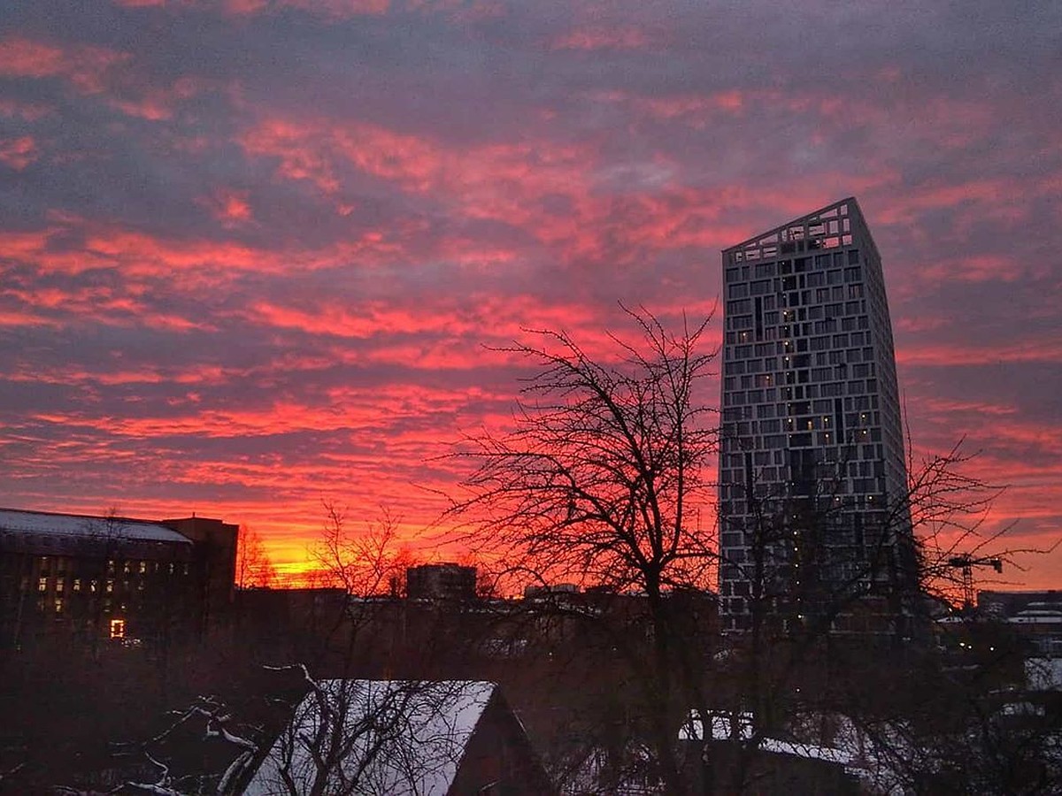 «Огненный рассвет»: топ-8 фотографий рассвета в Ижевске - KP.RU