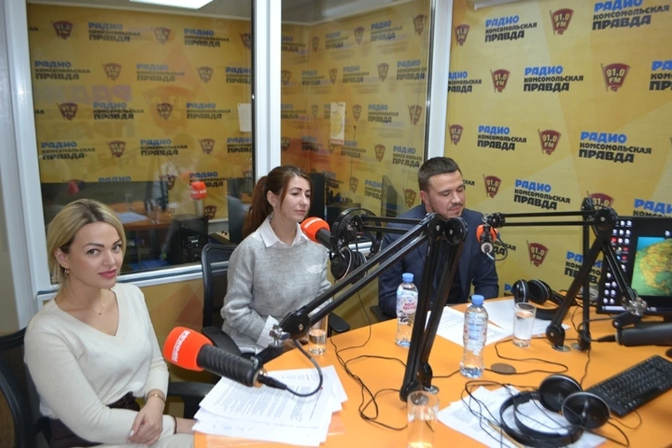 Слева направо: Алена Манохина, Ирина Вихтоненко, Вадим Башкатов