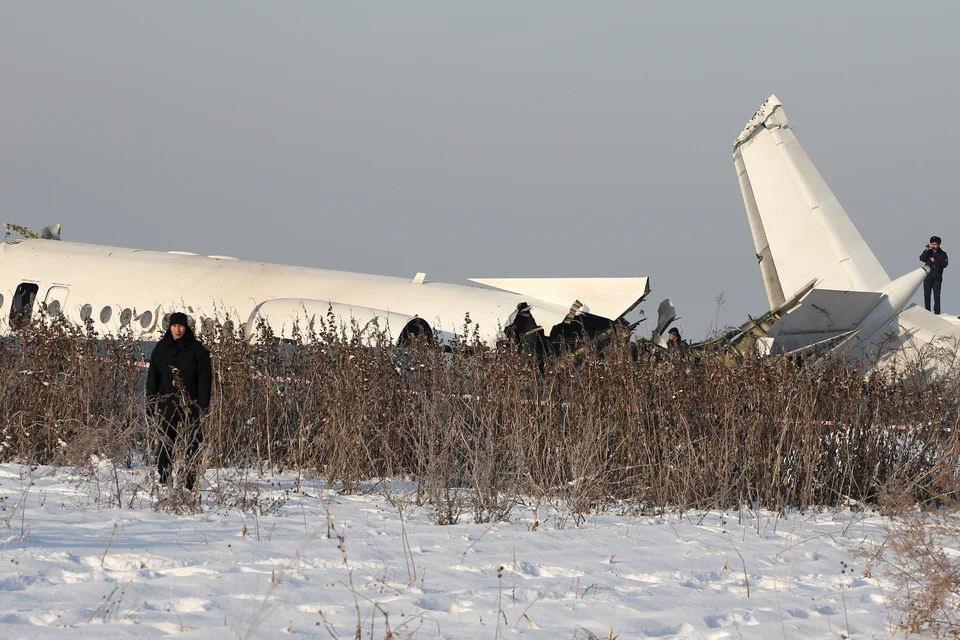Самолет разбился утром при вылете из аэропорта Алма-Аты