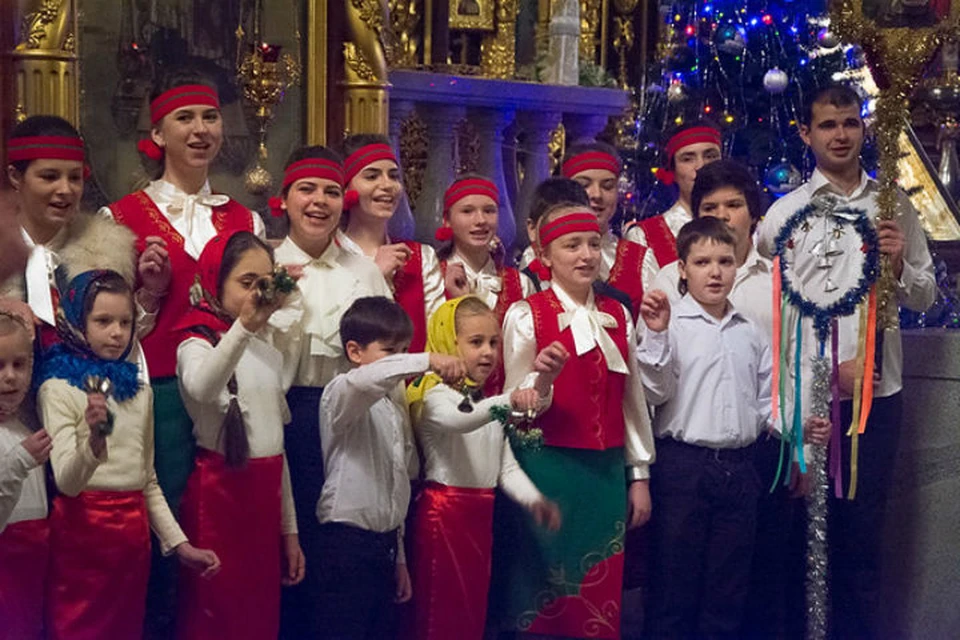 Детский хоровой коллектив “Благовест”. ФОТО: Донецкая епархия, Александр Шурлаков