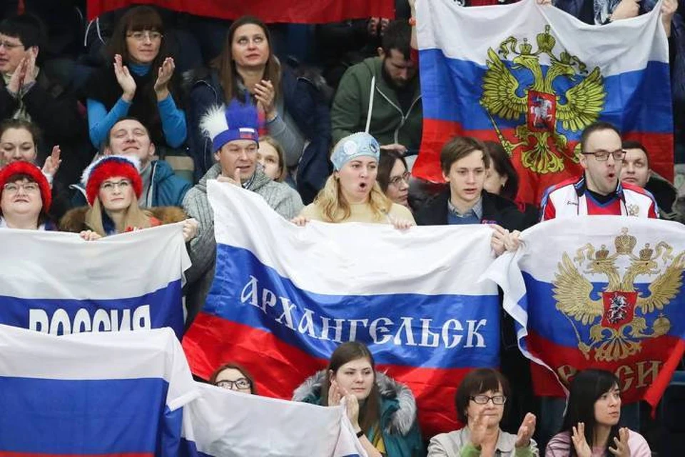 Российские конькобежцы завоевали золотые медали в командном спринте на Чемпионате Европы в голландском Херенвене. Фото: Наталия Федосенко/ТАСС