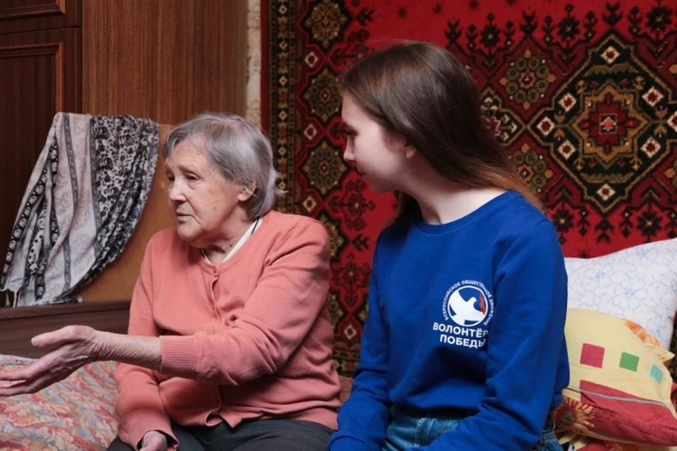 94-летняя блокадница Валентина Алацкая уже поблагодарила молодежь за бесценную помощь. Фото: vk.com/spb_kpmp
