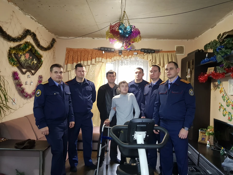 Сотрудники Следкома Кубани в гостях у Егора Бойко. Фото: СУ СК РФ по Краснодарскому краю