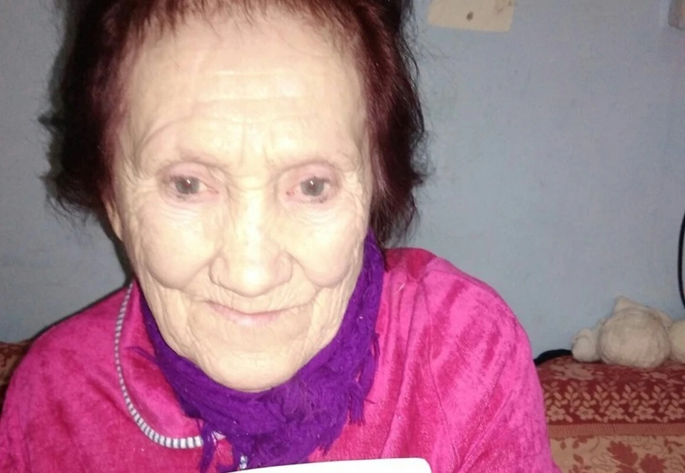 В Тюмени пенсионерка, проведшая в рабстве много лет, получила документы. Фото - Центр помощи "Милосердие".