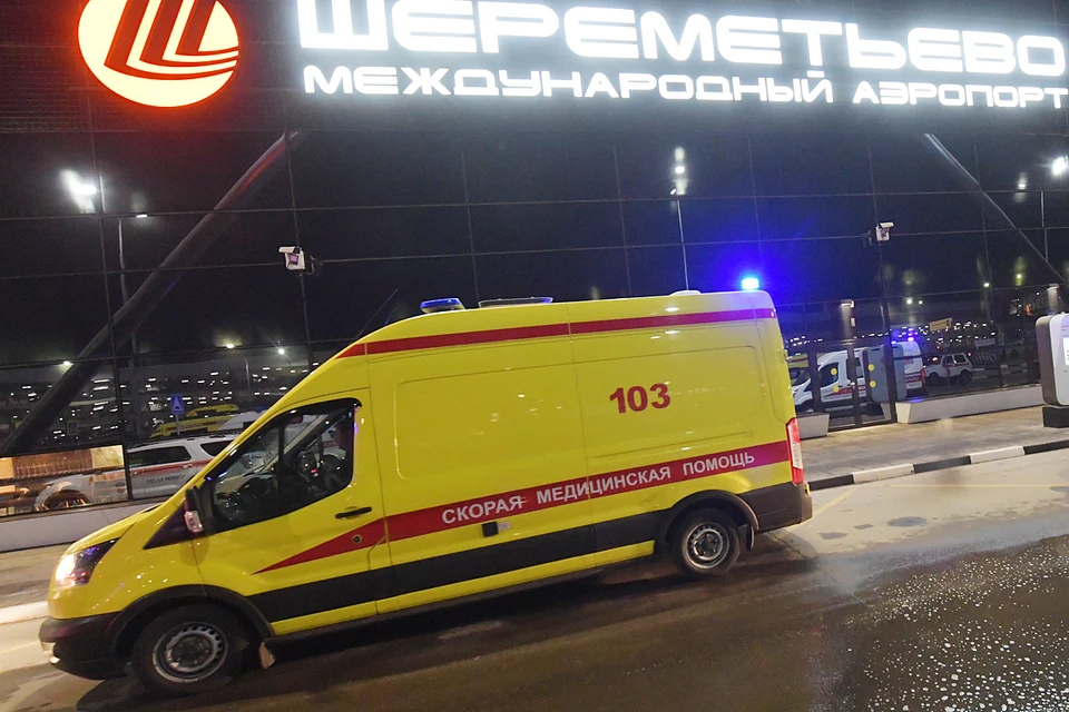 Пассажиру рейса SU 271 из Бангкока в Москву стало плохо во время полета. Мужчина сам обратился за помощью к врачам, когда самолет приземлился в "Шереметьево"