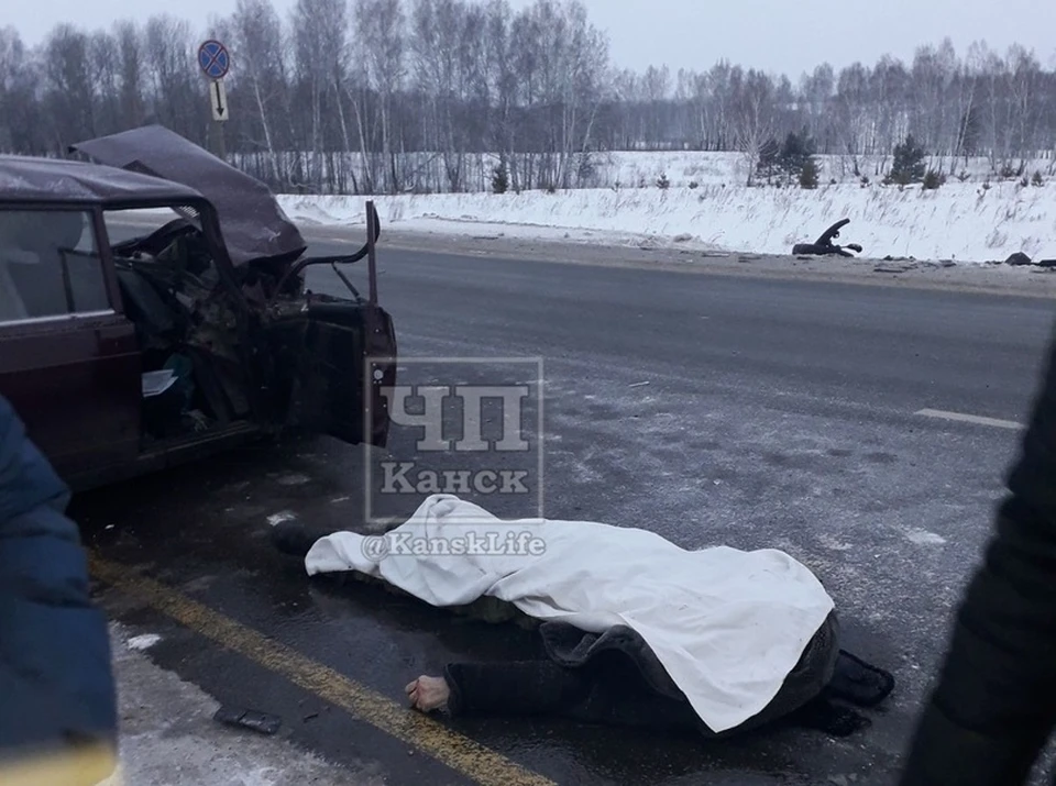 В смертельной аварии на трассе Красноярского края погиб мужчина. Фото: ЧП - Канск.