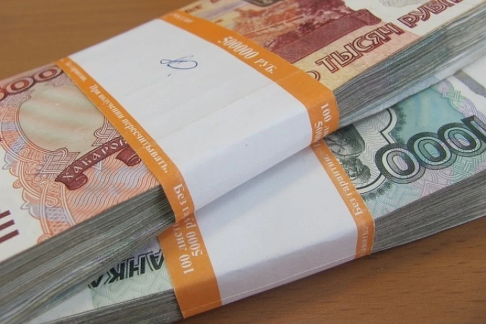 Хотел продать двери: монтажник из Братска отдал мошеннице почти полмиллиона рублей