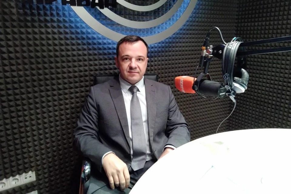 Евгений Лебедев ответил на вопросы радиослушателей в прямом эфире.