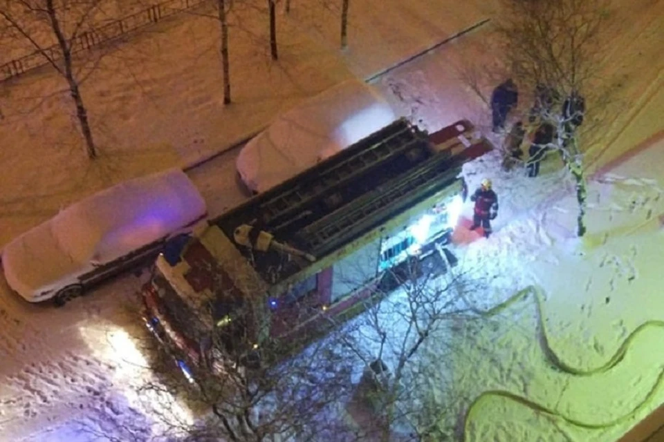 В жилой квартире на Луначарского ночью произошел пожар из-за замыкания проводки