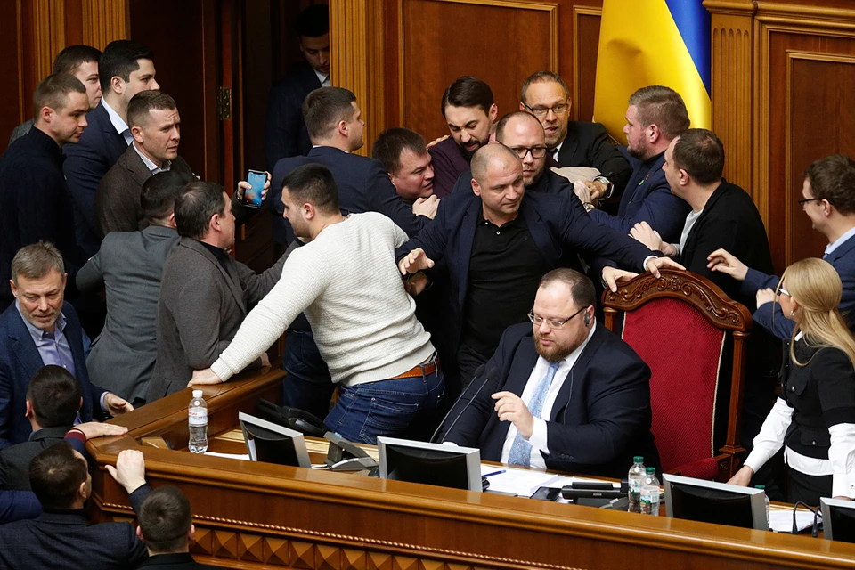 Принятие закона состоится не раньше середины апреля