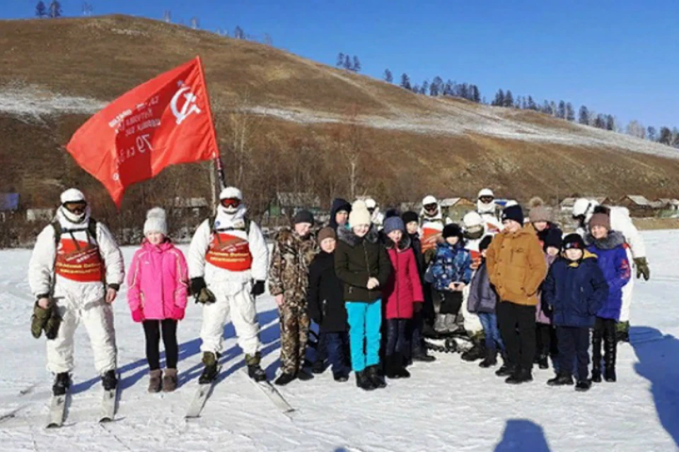 В Забайкалье военных «лыжников Победы» из Хабаровска встретили юнармейцы