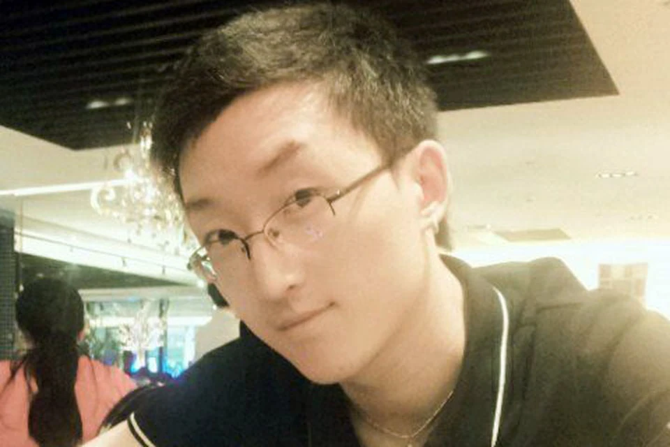 По словам 28-летнего гражданина Дэн Синь Юй, в России он хотел приобрести большую партию медицинских масок и отправить их на родину