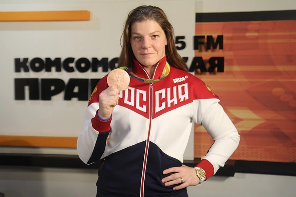 Сибирячка Екатерина Букина завоевала золотую медаль на чемпионате Европы по вольной борьбе.