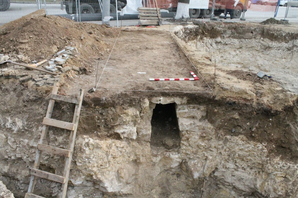 На площади Ушакова нашли канал длинной 4,5 метра и глубиной 0,8 метра. Фото: Пресс-служба Херсонеса Таврического