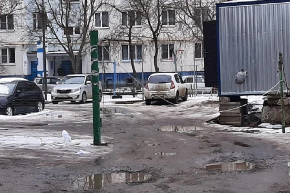 Незаконная парковка на Зорге. Фото: vk "Ростов Главный — новости Ростова-на-Дону"