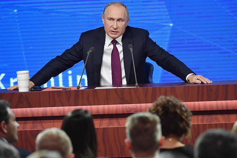 Путин заявил, что Россия будет изобличать любые попытки исказить историю