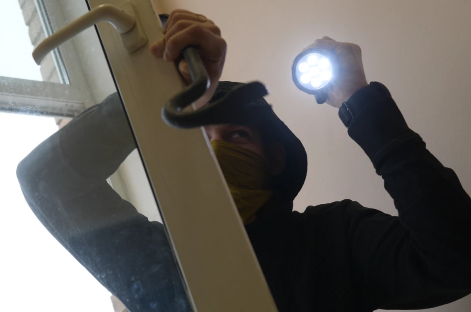 Житель Владивостока украл строительные инструменты
