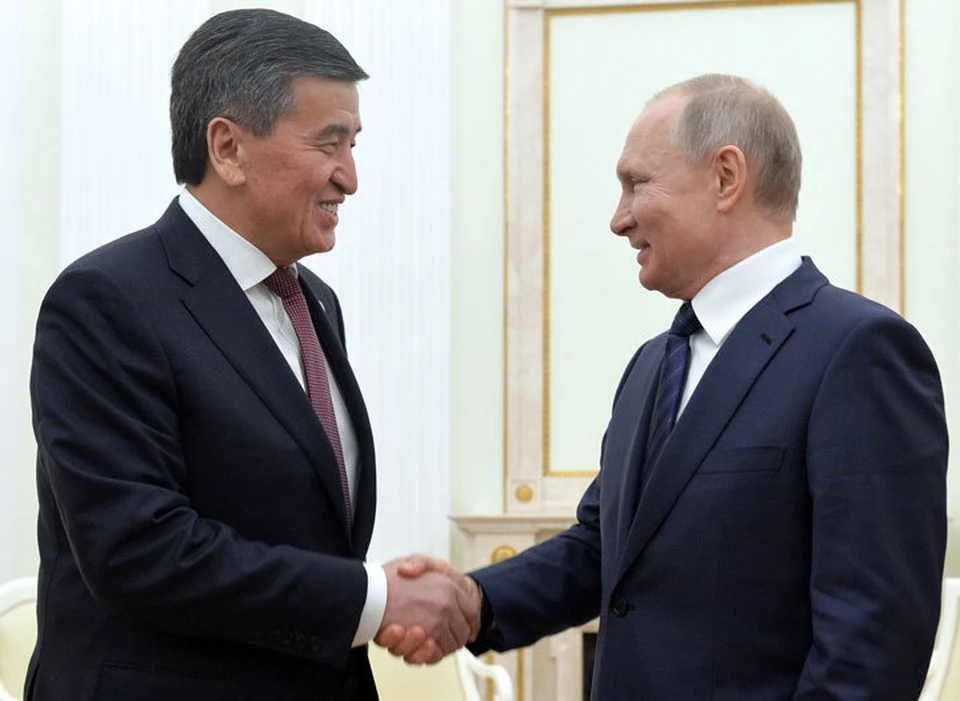 Владимир Путин тепло встретил кыргызстанского коллегу.