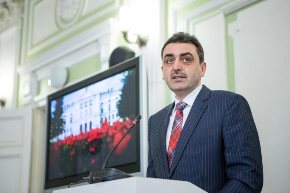 Э. Галажинский возглавляет ТГУ с 2013 года.