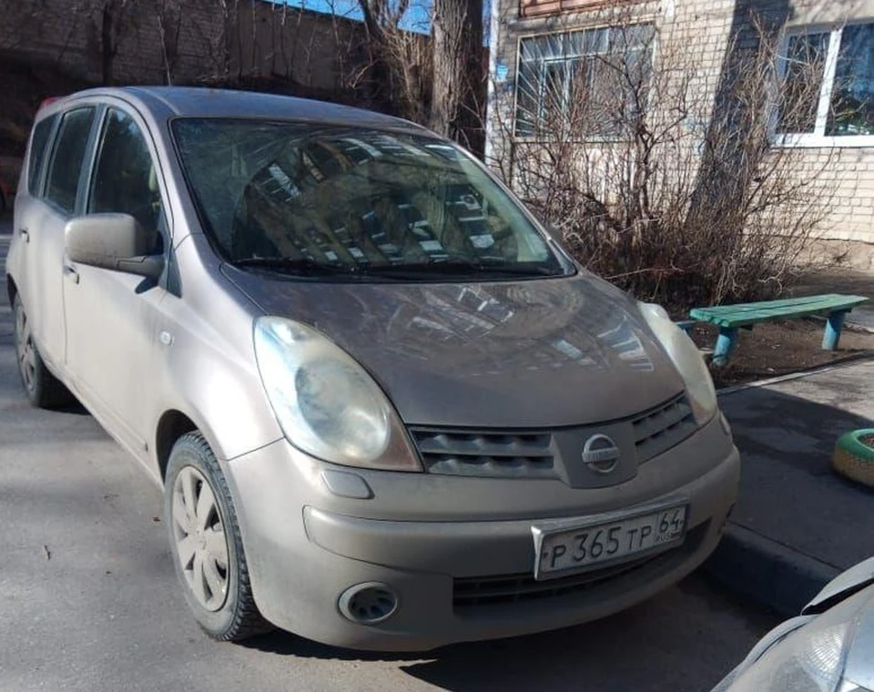 Автомобиль не дает проехать к месту погрузки плит