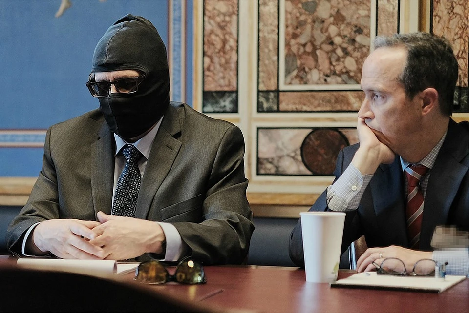Григорий Родченков в маске. Фото: csce.gov