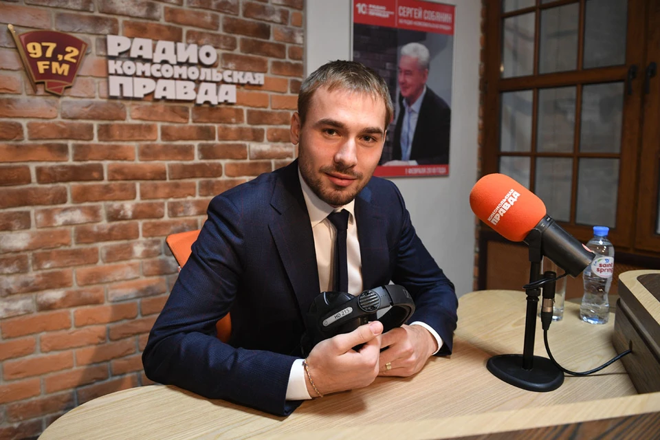 Антон Шипулин, который осенью стал депутатом Госдумы, внимательно следит за процессом.
