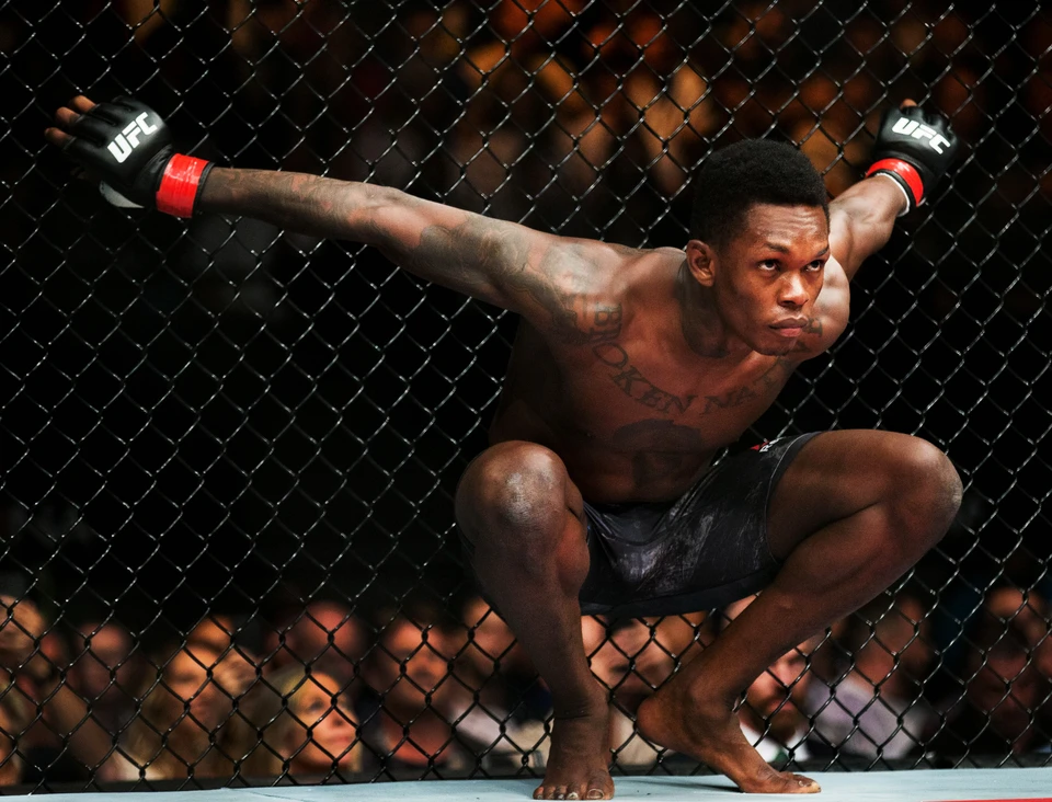 Исраэль Адесанья сохранил за собой чемпионский пояс UFC.