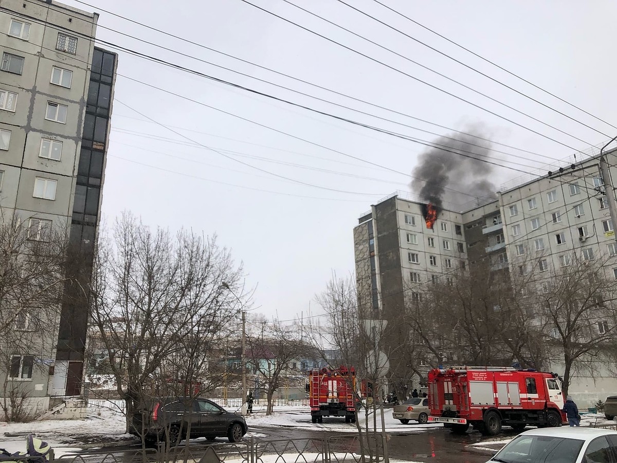 Двое пострадали, 32 спасены при пожаре на Калинина в Красноярске - KP.RU