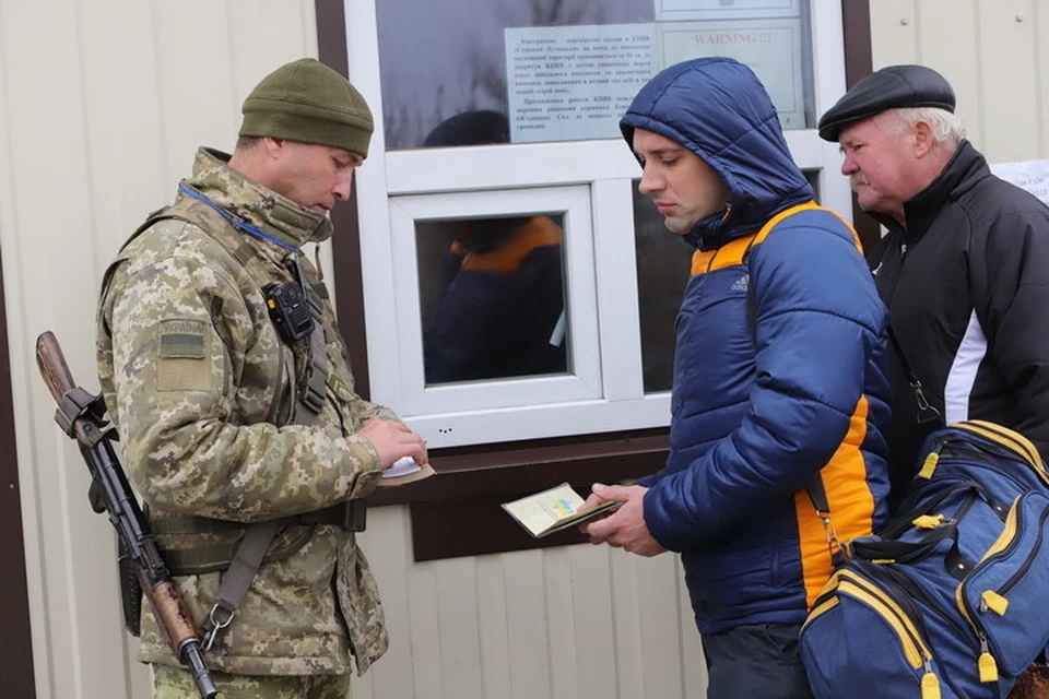 Жителям Донбасса запрещено перевозить на Украину и назад, в республики, крупные суммы денег. Фото: ГПСУ