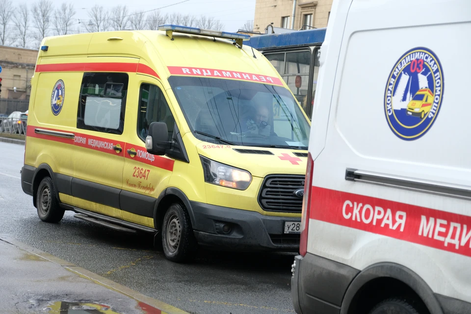 В Петербурге еще три человека госпитализированы с коронавирусом.